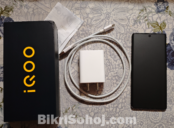 iQOO Z7 Pro 5G (8/256GB) Full Box and Full Fresh